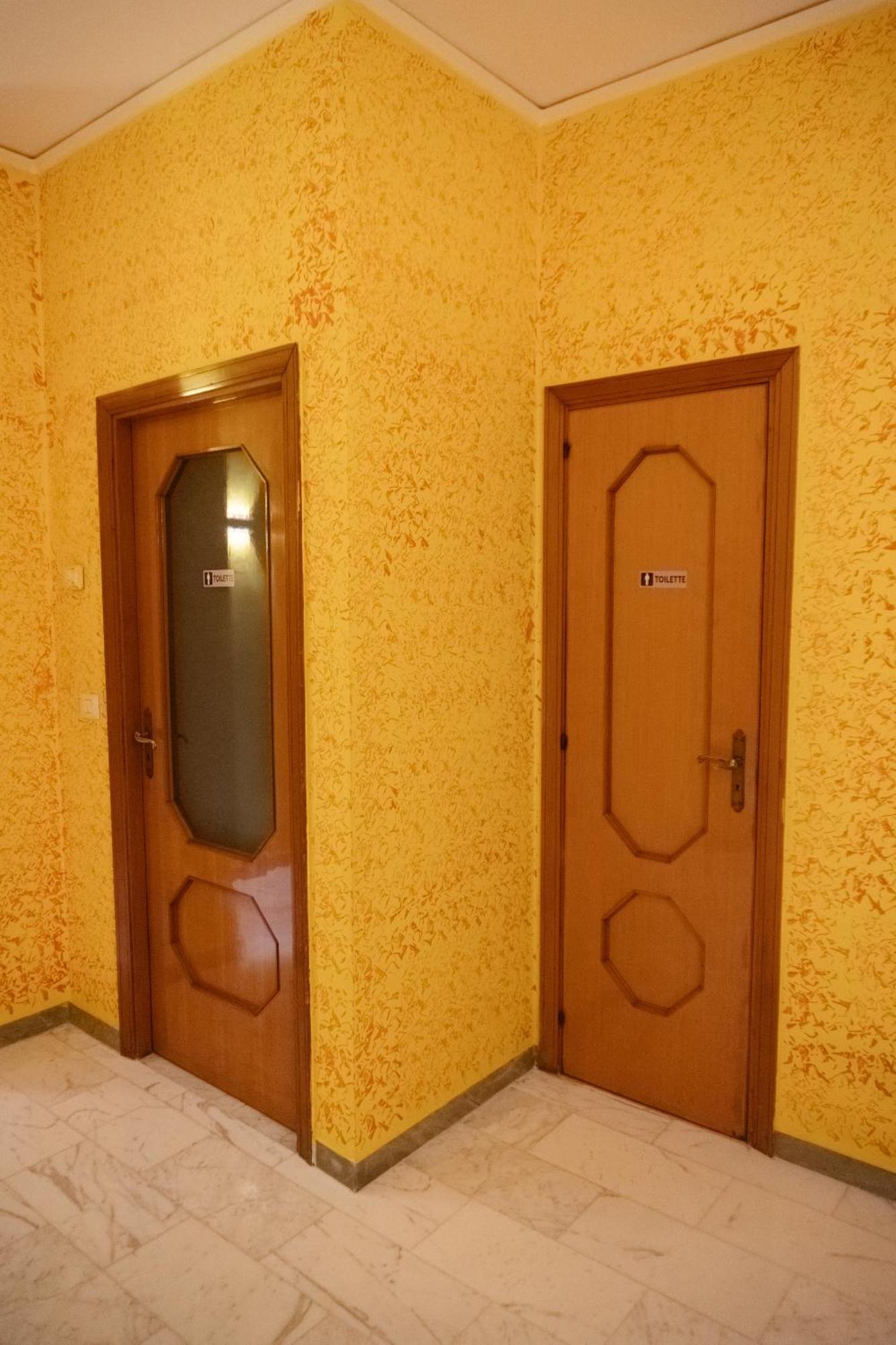 Domus Aurea Relax Room Salerno Buitenkant foto