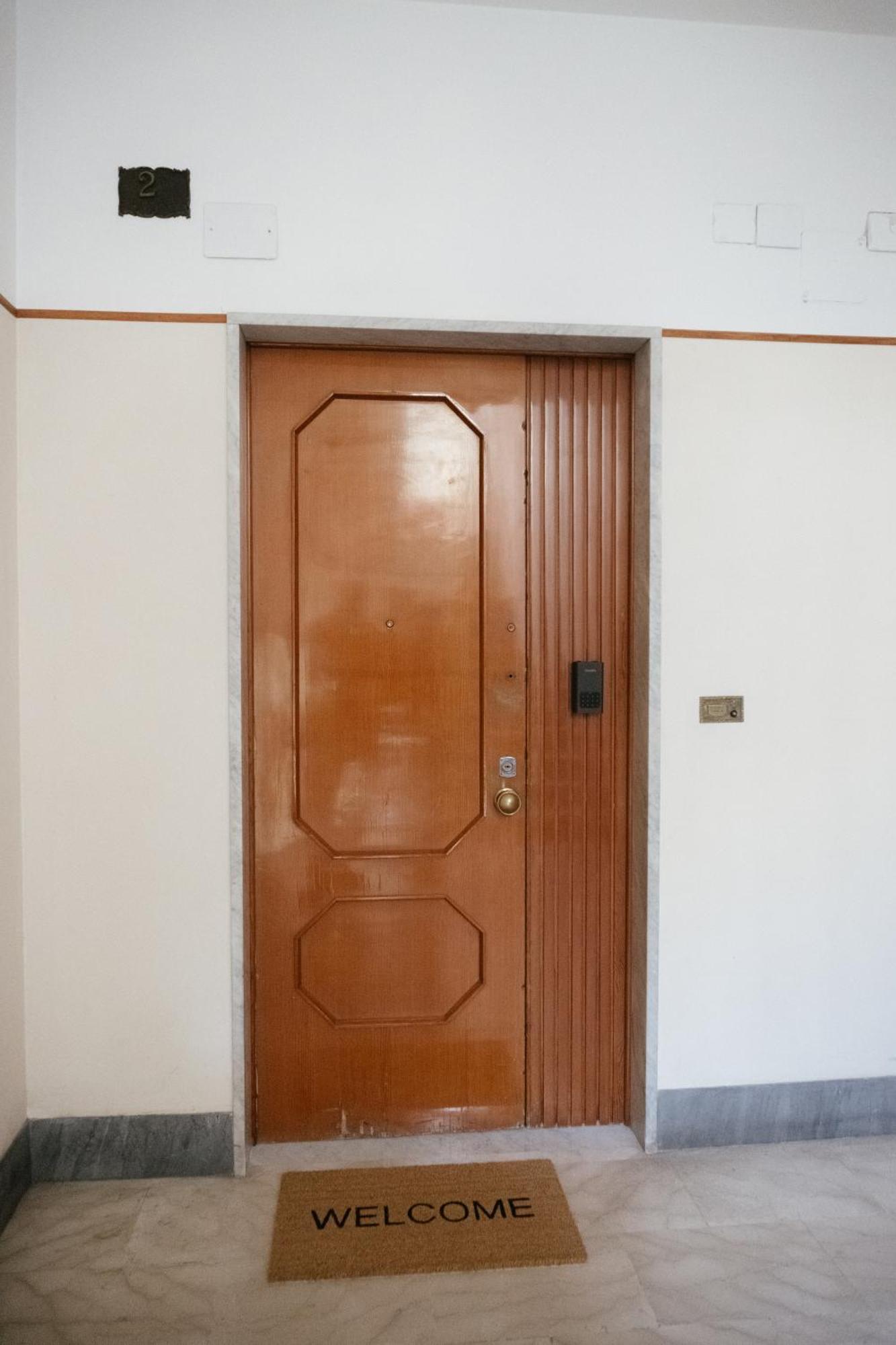 Domus Aurea Relax Room Salerno Buitenkant foto