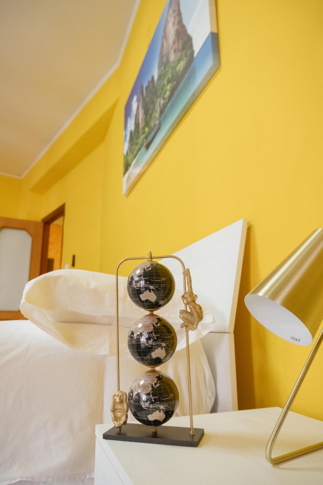 Domus Aurea Relax Room Salerno Buitenkant foto