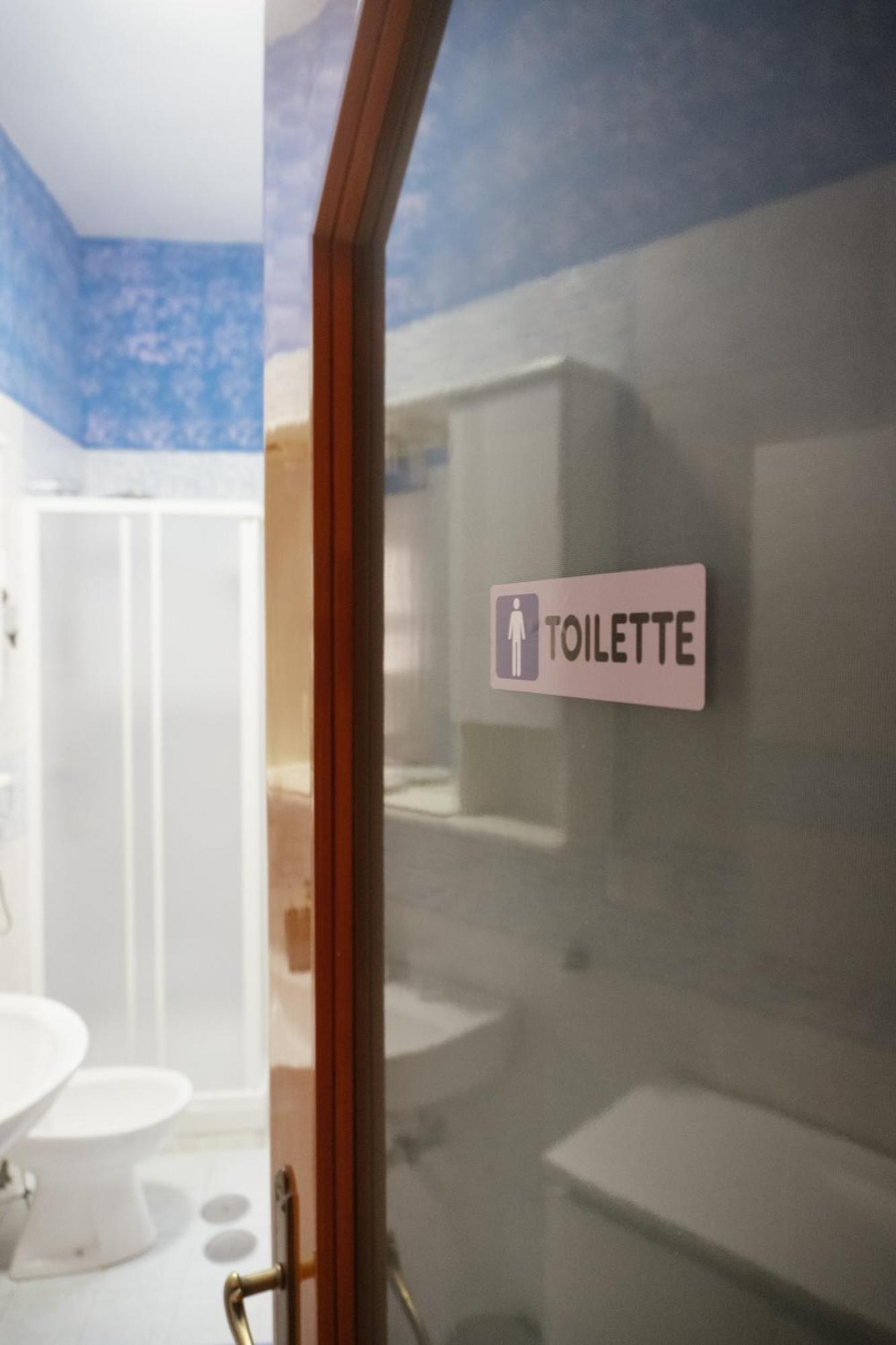 Domus Aurea Relax Room Salerno Buitenkant foto
